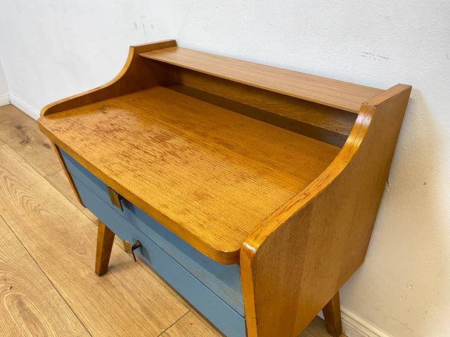 WMK I Seltener Mid-Century Nachttisch mit Schubladen, Messinggriffen & blauen Fronten I Kommode Nachtschrank Nachtschränkchen Beistelltisch Night Stand Vintage 50er 60er Rockabilly Berlin Köln Hanau