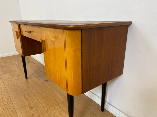 WMK Formschöner kleiner Mid-Century Schreibtisch Modell Dominia von VEB Heidenau mit Schubladen # Desk Arbeitstisch Sekretär Schminktisch Frisiertisch Kinderschreibtisch 50er 60er Rockabilly Vintage