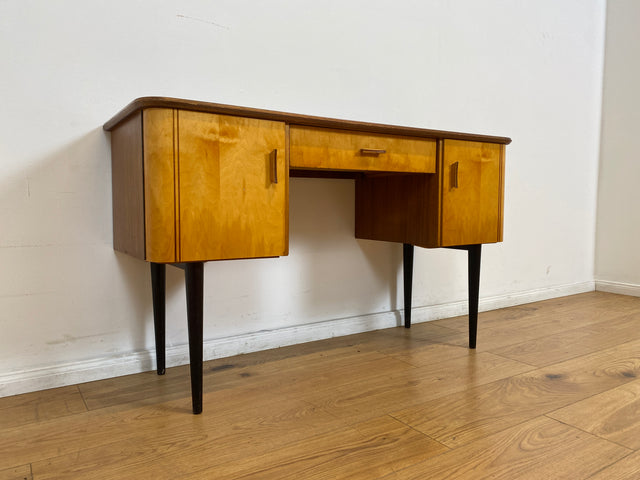 WMK Formschöner kleiner Mid-Century Schreibtisch Modell Dominia von VEB Heidenau mit Schubladen # Desk Arbeitstisch Sekretär Schminktisch Frisiertisch Kinderschreibtisch 50er 60er Rockabilly Vintage