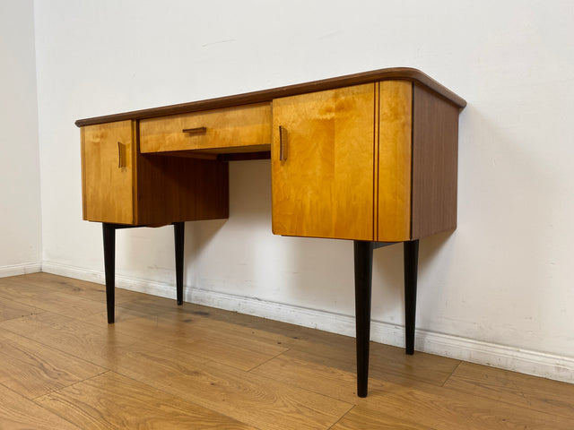 WMK Formschöner kleiner Mid-Century Schreibtisch Modell Dominia von VEB Heidenau mit Schubladen # Desk Arbeitstisch Sekretär Schminktisch Frisiertisch Kinderschreibtisch 50er 60er Rockabilly Vintage