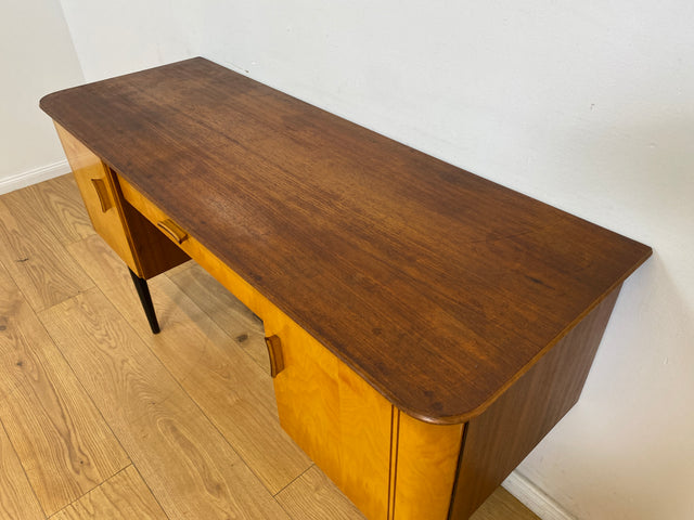 WMK Formschöner kleiner Mid-Century Schreibtisch Modell Dominia von VEB Heidenau mit Schubladen # Desk Arbeitstisch Sekretär Schminktisch Frisiertisch Kinderschreibtisch 50er 60er Rockabilly Vintage