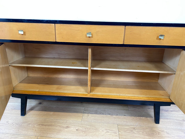 WMK I Sehr schöner Mid-Century Sideboard aus vollem Holz mit Schubladen & Messinggriffen I Anrichte Kommode Schrank Fernsehschrank TV Bank Rockabilly 50er 60er Vintage I Berlin Frankfurt Hamburg