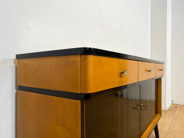 WMK I Sehr schöner Mid-Century Sideboard aus vollem Holz mit Schubladen & Messinggriffen I Anrichte Kommode Schrank Fernsehschrank TV Bank Rockabilly 50er 60er Vintage I Berlin Frankfurt Hamburg