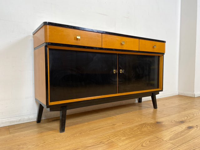 WMK I Sehr schöner Mid-Century Sideboard aus vollem Holz mit Schubladen & Messinggriffen I Anrichte Kommode Schrank Fernsehschrank TV Bank Rockabilly 50er 60er Vintage I Berlin Frankfurt Hamburg