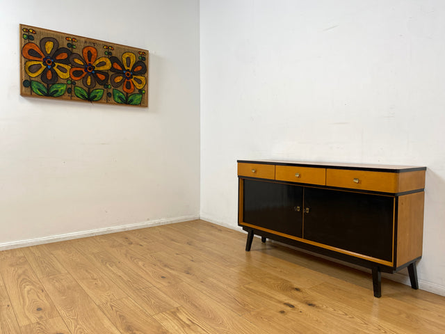WMK I Sehr schöner Mid-Century Sideboard aus vollem Holz mit Schubladen & Messinggriffen I Anrichte Kommode Schrank Fernsehschrank TV Bank Rockabilly 50er 60er Vintage I Berlin Frankfurt Hamburg