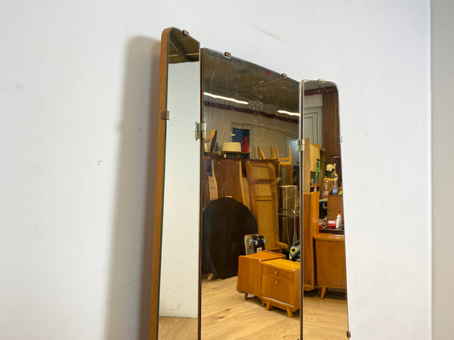 WMK I Stilvolle Mid-Century Spiegelkommode I Vollholz I mit Schubladen & Klappspiegel I Frisierkommode Schminkkommode Wäschekommode Kommode Sideboard Spiegel Ganzkörperspiegel Vintage Berlin Hof Köln