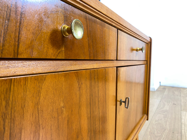 WMK I Stilvolle Mid-Century Spiegelkommode I Vollholz I mit Schubladen & Klappspiegel I Frisierkommode Schminkkommode Wäschekommode Kommode Sideboard Spiegel Ganzkörperspiegel Vintage Berlin Hof Köln