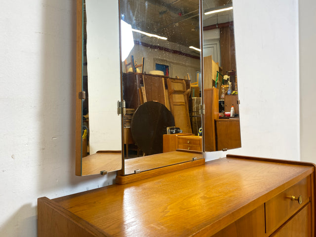 WMK I Stilvolle Mid-Century Spiegelkommode I Vollholz I mit Schubladen & Klappspiegel I Frisierkommode Schminkkommode Wäschekommode Kommode Sideboard Spiegel Ganzkörperspiegel Vintage Berlin Hof Köln