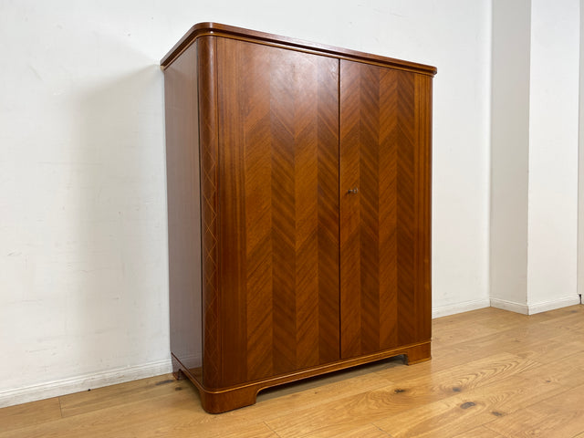 WMK I Hochwertiger Mid-Century Wäscheschrank von 1956 aus vollem Holz mit Schubladen & Intarsien I Schrank Highboard Kleiderschrank Kommode Wäschekommode Schuhschrank Vintage Berlin Leipzig Stuttgart