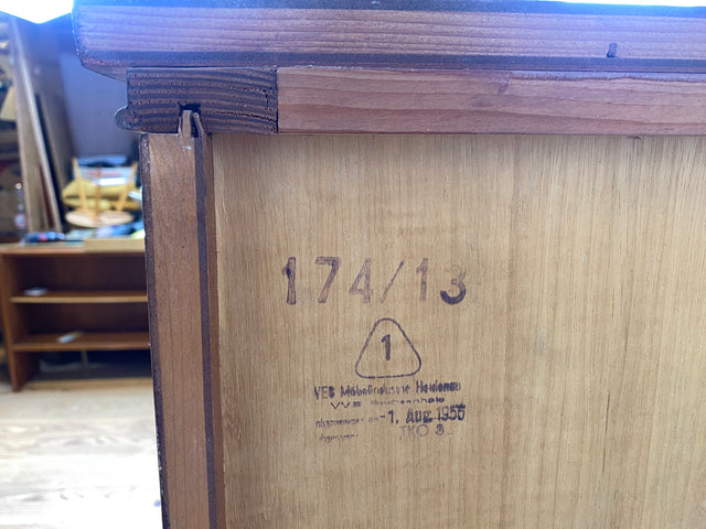 WMK I Hochwertiger Mid-Century Wäscheschrank von 1956 aus vollem Holz mit Schubladen & Intarsien I Schrank Highboard Kleiderschrank Kommode Wäschekommode Schuhschrank Vintage Berlin Leipzig Stuttgart