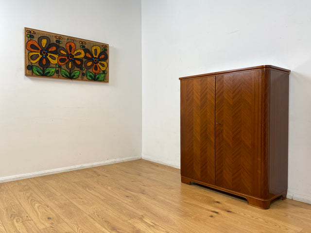 WMK I Hochwertiger Mid-Century Wäscheschrank von 1956 aus vollem Holz mit Schubladen & Intarsien I Schrank Highboard Kleiderschrank Kommode Wäschekommode Schuhschrank Vintage Berlin Leipzig Stuttgart