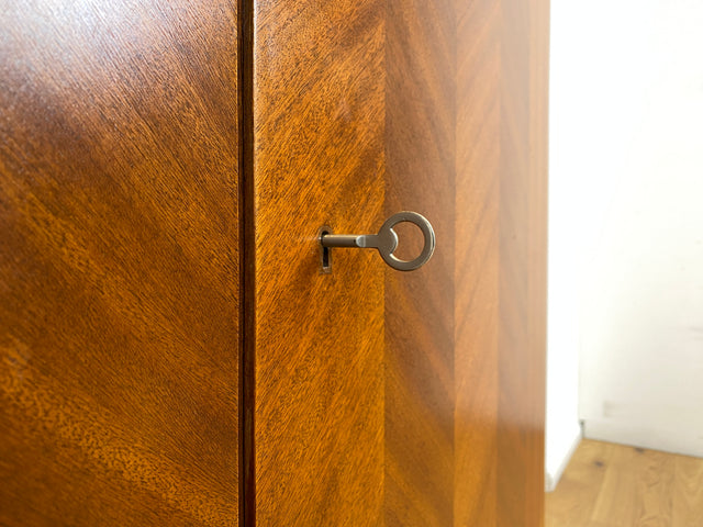 WMK I Hochwertiger Mid-Century Wäscheschrank von 1956 aus vollem Holz mit Schubladen & Intarsien I Schrank Highboard Kleiderschrank Kommode Wäschekommode Schuhschrank Vintage Berlin Leipzig Stuttgart