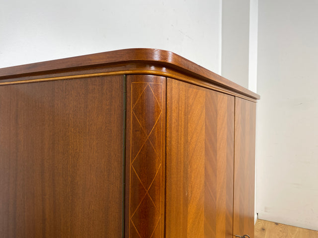 WMK I Hochwertiger Mid-Century Wäscheschrank von 1956 aus vollem Holz mit Schubladen & Intarsien I Schrank Highboard Kleiderschrank Kommode Wäschekommode Schuhschrank Vintage Berlin Leipzig Stuttgart