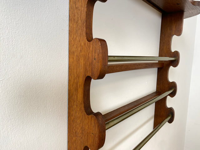 WMK I Schönes Mid-Century Wandregal für Geschirrtücher / Handtücher I Vollholz mit Messingstangen I Wand Regal Handtuchhalter Geschirrtuchhalter Küchenregal Küchenwandregal Holzregal Bad Vintage 50er