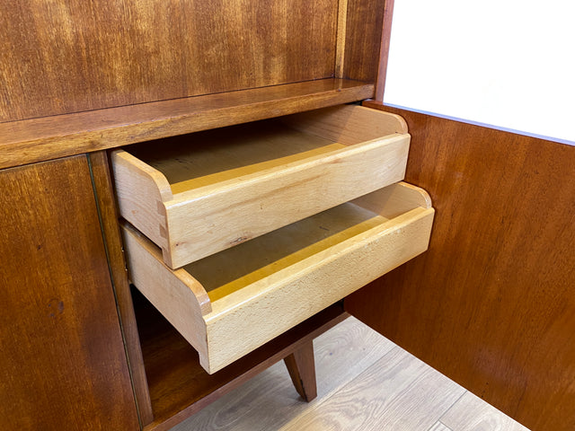 WMK # Besonders schöner Mid-Century Wohnzimmerschrank aus 1961, Vollholz, mit Schiebetüren und Schubladen I Schrank Bücherschrank Büchervitrine Highboard Sideboard Schrankwand 50er 60er Vintage Berlin