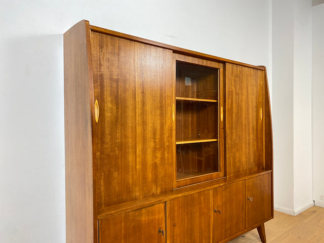 WMK # Besonders schöner Mid-Century Wohnzimmerschrank aus 1961, Vollholz, mit Schiebetüren und Schubladen I Schrank Bücherschrank Büchervitrine Highboard Sideboard Schrankwand 50er 60er Vintage Berlin