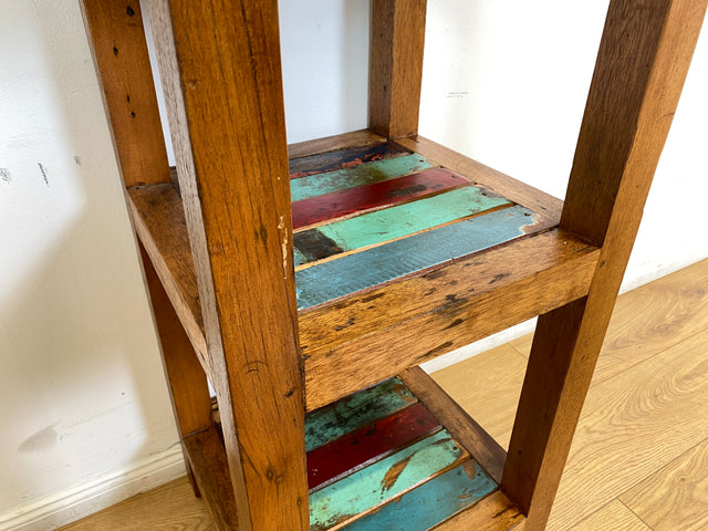 Boatwood by WMK I Nachhaltiges schmales und hohes Regal I handgefertigtes Unikat aus altem Bootsholz I Teakholz massiv I Holzregal Bücherregal Küchenregal Bad Flur Bootsmöbel Berlin Frankfurt Usedom