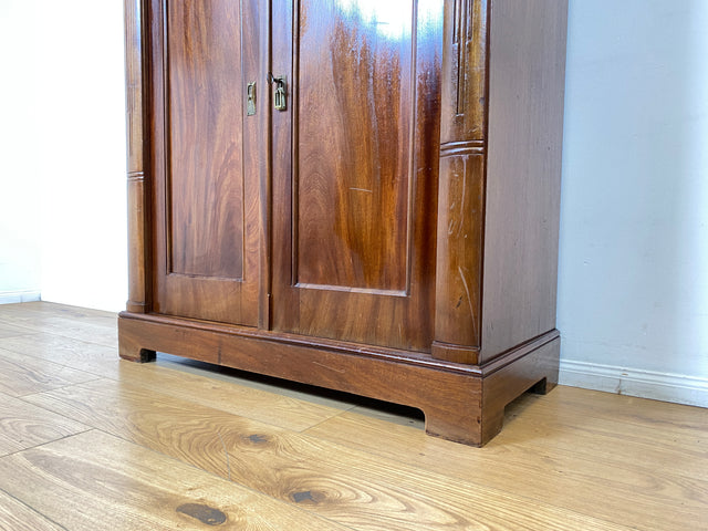 WMK I Vornehmes nordisches antikes Vertiko aus Mahagoni mit facettiertem Glas, handverziert I Schrank Kleiderschrank Wäscheschrank Bücher Vitrine Highboard Geschirrschrank Jugendstil Vintage Berlin