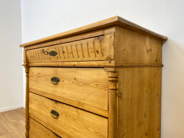 WMK I Wunderschöne nordische antike Kommode aus vollem Holz mit Schubladen und Messingbeschlägen I Schrank Flur Weichholz Wäsche Wickel Bauern Landhaus Vintage Biedermeier Berlin Dresden Regensburg
