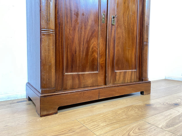 WMK I Vornehmes nordisches antikes Vertiko aus Mahagoni mit facettiertem Glas, handverziert I Schrank Kleiderschrank Wäscheschrank Bücher Vitrine Highboard Geschirrschrank Jugendstil Vintage Berlin