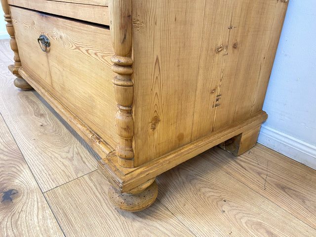 WMK I Wunderschöne nordische antike Kommode aus vollem Holz mit Schubladen und Messingbeschlägen I Schrank Flur Weichholz Wäsche Wickel Bauern Landhaus Vintage Biedermeier Berlin Dresden Regensburg