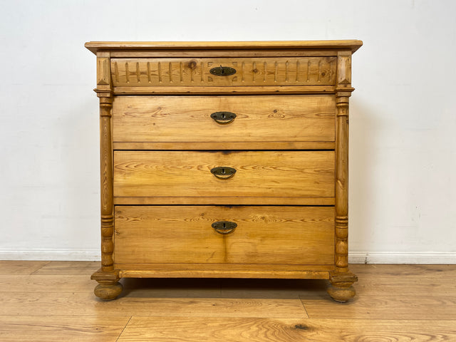 WMK I Wunderschöne nordische antike Kommode aus vollem Holz mit Schubladen und Messingbeschlägen I Schrank Flur Weichholz Wäsche Wickel Bauern Landhaus Vintage Biedermeier Berlin Dresden Regensburg