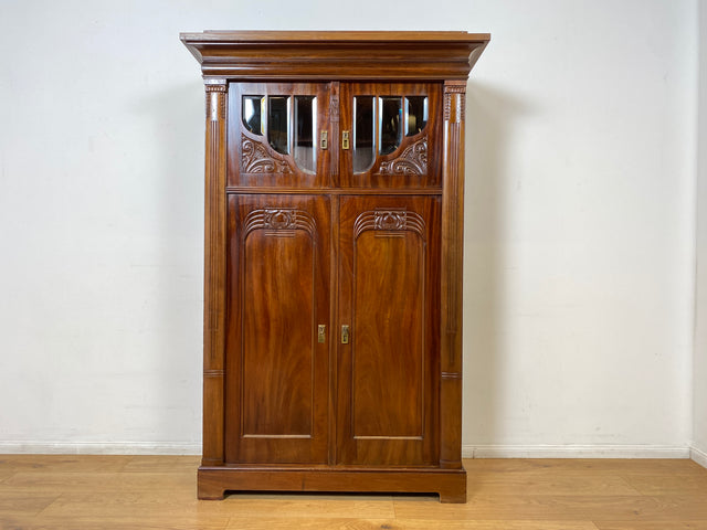 WMK I Vornehmes nordisches antikes Vertiko aus Mahagoni mit facettiertem Glas, handverziert I Schrank Kleiderschrank Wäscheschrank Bücher Vitrine Highboard Geschirrschrank Jugendstil Vintage Berlin