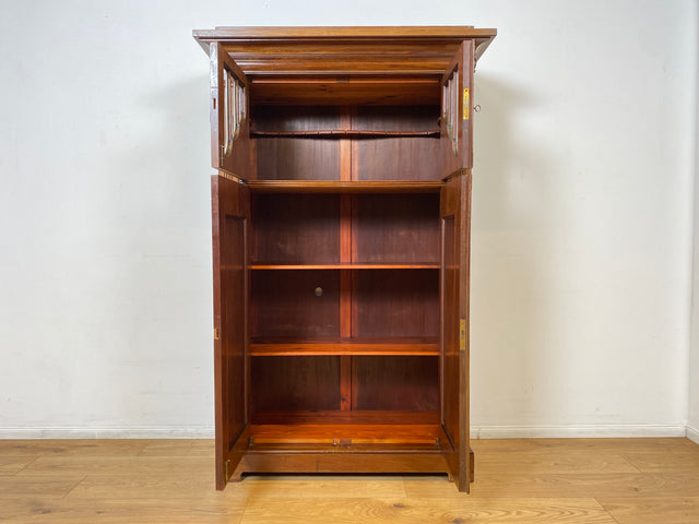 WMK I Vornehmes nordisches antikes Vertiko aus Mahagoni mit facettiertem Glas, handverziert I Schrank Kleiderschrank Wäscheschrank Bücher Vitrine Highboard Geschirrschrank Jugendstil Vintage Berlin