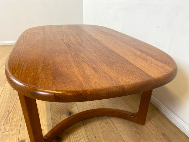 WMK I Formschöner ovaler skandinavischer Mid-Century Designer Couchtisch von Niels Bach aus Teakholz massiv I Wohnzimmertisch Coffee Table Tisch Danish Design Vintage 60er Teak Berlin Hamburg München