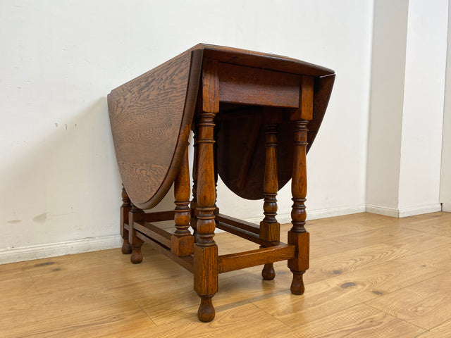 WMK # Schöner ovaler antiker Klapptisch aus Dänemark, aus massiver Eiche, sehr praktisch und gut erhalten I niedriger Esstisch Salontisch Beistelltisch Konsole Spieletisch Table Vintage Berlin Bremen