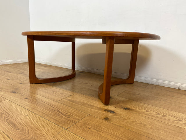 WMK I Formschöner ovaler skandinavischer Mid-Century Designer Couchtisch von Niels Bach aus Teakholz massiv I Wohnzimmertisch Coffee Table Tisch Danish Design Vintage 60er Teak Berlin Hamburg München