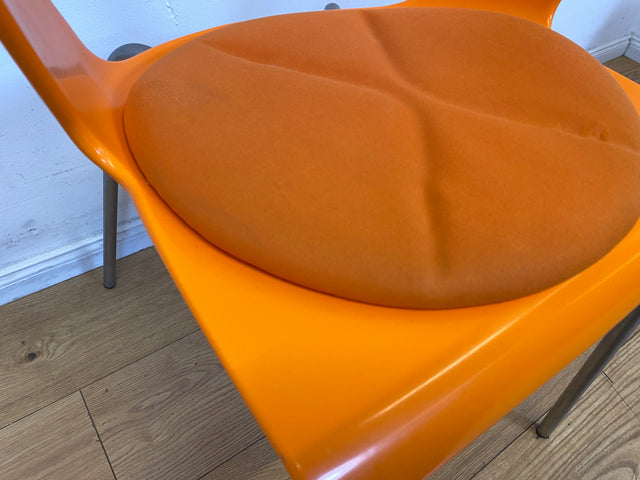 Oranger stapelbarer Stuhl Ibis von Metalmobil Arrredo aus Kunststoff I Stapelstuhl Stapelstühle Plastikstuhl Küchenstuhl Balkonstuhl Konferenzstuhl Bistrostuhl Gastro Space Age Stil I