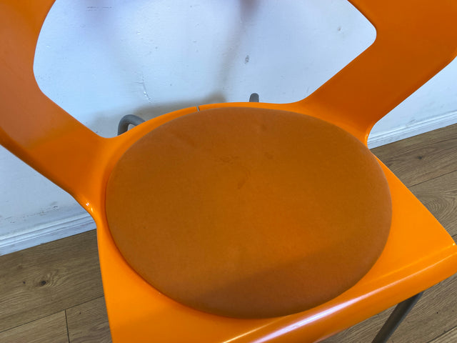 Oranger stapelbarer Stuhl Ibis von Metalmobil Arrredo aus Kunststoff I Stapelstuhl Stapelstühle Plastikstuhl Küchenstuhl Balkonstuhl Konferenzstuhl Bistrostuhl Gastro Space Age Stil I