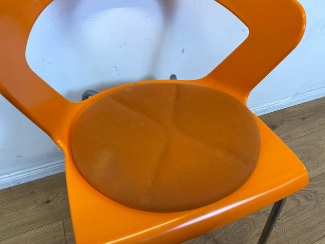 Oranger stapelbarer Stuhl Ibis von Metalmobil Arrredo aus Kunststoff I Stapelstuhl Stapelstühle Plastikstuhl Küchenstuhl Balkonstuhl Konferenzstuhl Bistrostuhl Gastro Space Age Stil I