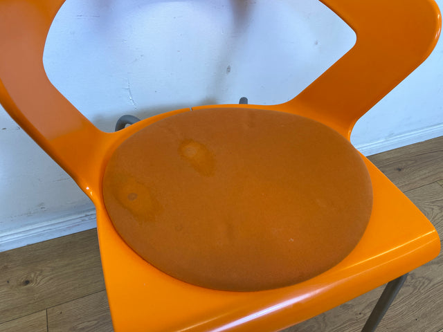 Oranger stapelbarer Stuhl Ibis von Metalmobil Arrredo aus Kunststoff I Stapelstuhl Stapelstühle Plastikstuhl Küchenstuhl Balkonstuhl Konferenzstuhl Bistrostuhl Gastro Space Age Stil I