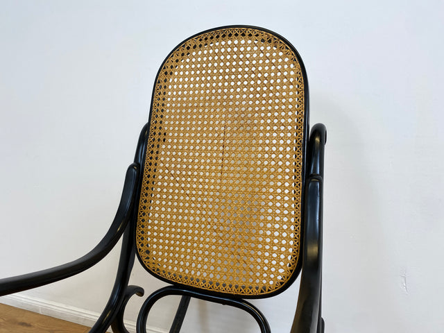 WMK # The Original! Famous and very well-preserved rocking chair Model 14 by Thonet with bentwood frame and Viennese wickerwork # Rocking armchair, reading chair, relaxation chair, vintage