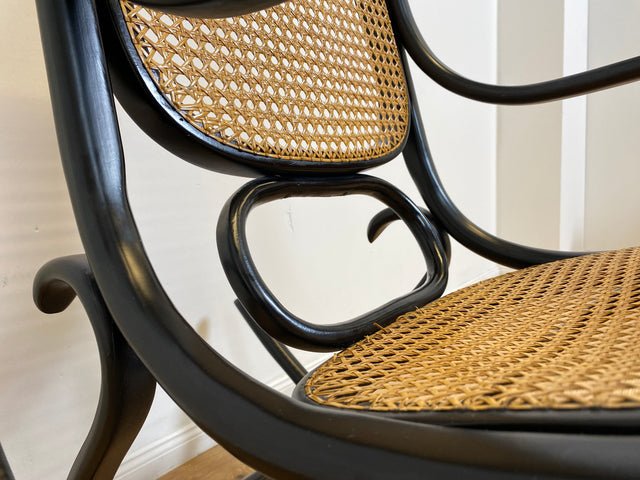 WMK # The Original! Famous and very well-preserved rocking chair Model 14 by Thonet with bentwood frame and Viennese wickerwork # Rocking armchair, reading chair, relaxation chair, vintage