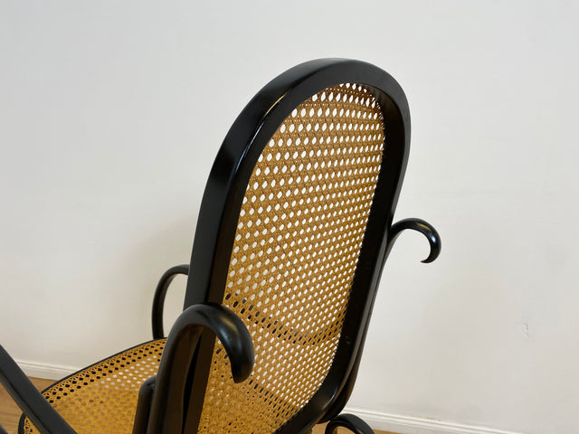 WMK # The Original! Famous and very well-preserved rocking chair Model 14 by Thonet with bentwood frame and Viennese wickerwork # Rocking armchair, reading chair, relaxation chair, vintage