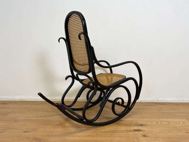 WMK # The Original! Famous and very well-preserved rocking chair Model 14 by Thonet with bentwood frame and Viennese wickerwork # Rocking armchair, reading chair, relaxation chair, vintage