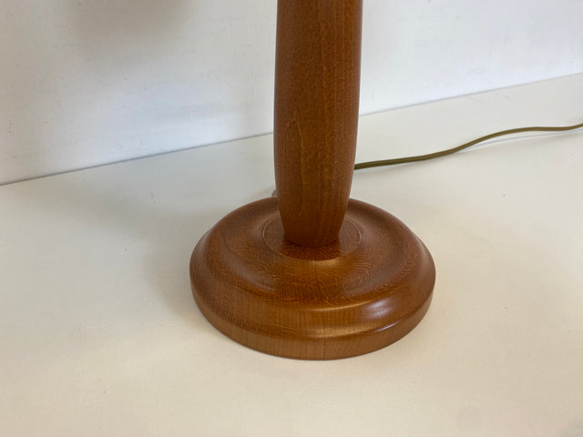 WMK # Hübsche und gut erhaltene Retro Tischlampe im antiken Stil mit schönem Lampenfuß aus Holz, Kunstleder Lampenschirm & Fransen # Lampe Tischleuchte Leuchte Leselampe Schreibtischlampe Lamp Vintage