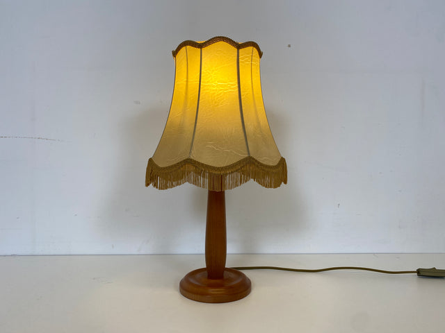 WMK # Hübsche und gut erhaltene Retro Tischlampe im antiken Stil mit schönem Lampenfuß aus Holz, Kunstleder Lampenschirm & Fransen # Lampe Tischleuchte Leuchte Leselampe Schreibtischlampe Lamp Vintage