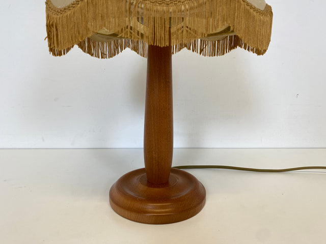 WMK # Hübsche und gut erhaltene Retro Tischlampe im antiken Stil mit schönem Lampenfuß aus Holz, Kunstleder Lampenschirm & Fransen # Lampe Tischleuchte Leuchte Leselampe Schreibtischlampe Lamp Vintage