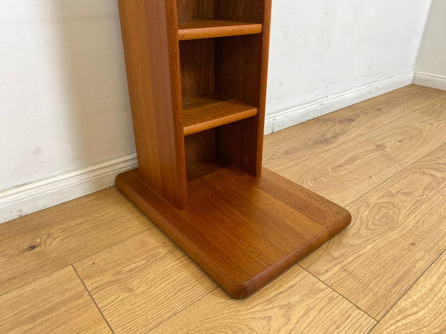 WMK I Hochwertiges schmales skandinavisches Standregal aus Teakholz I kleines Regal Bücherregal Holzregal Aufbewahrung Organizer CD Beistelltisch Danish Design Vintage Teak Berlin Dortmund Regensburg