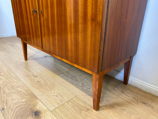 WMK I Hochwertiger skandinavischer Mid-Century Bücherschrank aus vollem Holz mit ausziehbarer Schreibplatte I Sekretär Desk Schreibtisch Bücherregal Regal Highboard Kommode Vintage Berlin Köln Bremen