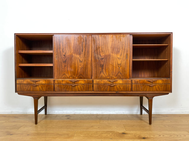WMK Hochwertiges skandinavisches Mid-Century Highboard aus vollem Holz im seltenem Rio Palisander mit Schiebetüren und Schubladen I Sideboard Schrank Cabinet Danish Design 60er Rosewood Berlin Hamburg