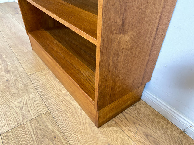WMK I Stilvolles skandinavisches Designer Bücherregal von Domino Møbler in Teakholz mit verstellbaren Regalböden I Regal Holzregal Regalwand Bücherschrank Danish Design Mid-Century Vintage Teak Berlin