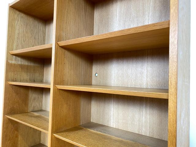WMK I Hochwertiges skandinavisches Designer Bücherregal von Poul Hundevad , Vollholz in Eiche, mit verstell. Regalböden I Regal Bücherschrank Holzregal Danish Design Mid-Century Vintage Berlin München
