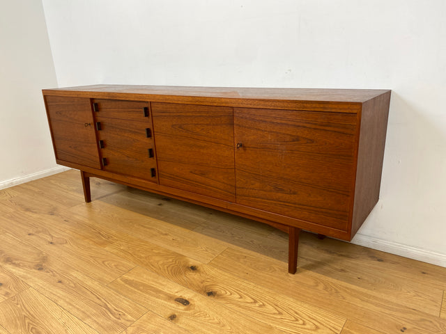 WMK I Stilvolles skandinavisches Mid-Century Sideboard , Vollholz in Teak, mit Schubladen & Palisander Griffen # Kommode Schrank Anrichte TV Bank Lowboard Danish Design Vintage Teakholz Berlin Dresden
