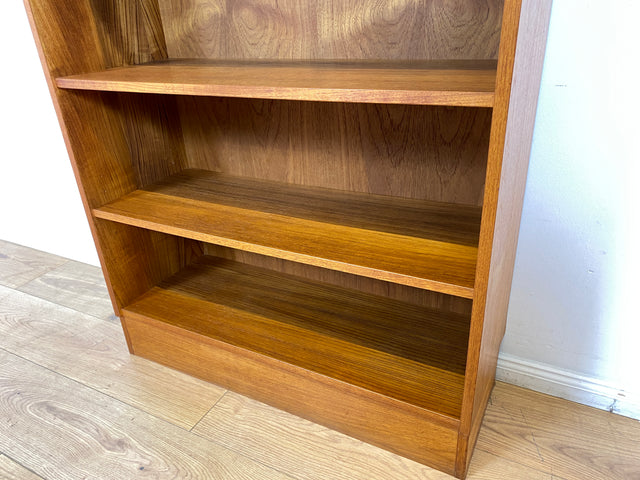 WMK I Stilvolles skandinavisches Designer Bücherregal von Domino Møbler in Teakholz mit verstellbaren Regalböden I Regal Holzregal Regalwand Bücherschrank Danish Design Mid-Century Vintage Teak Berlin