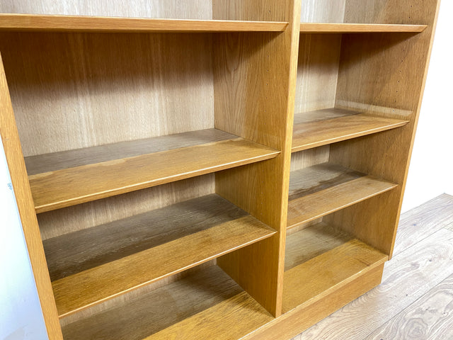 WMK I Hochwertiges skandinavisches Designer Bücherregal von Poul Hundevad , Vollholz in Eiche, mit verstell. Regalböden I Regal Bücherschrank Holzregal Danish Design Mid-Century Vintage Berlin München